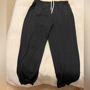 Vuori - Women’s Boyfriend Jogger - size L - Black Heather